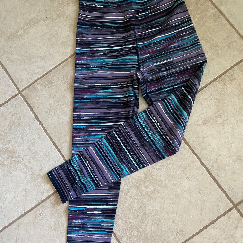 Threads and Thought leggings